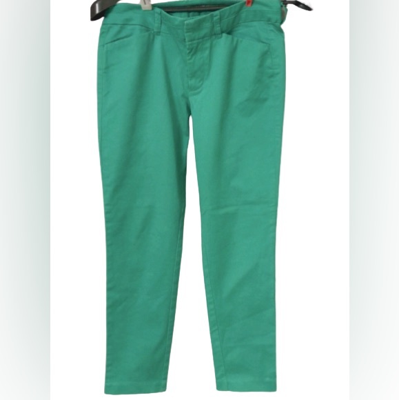 Absolutely New! These stunning women’s pants are from the reputed brand GAP! - Picture 2 of 4